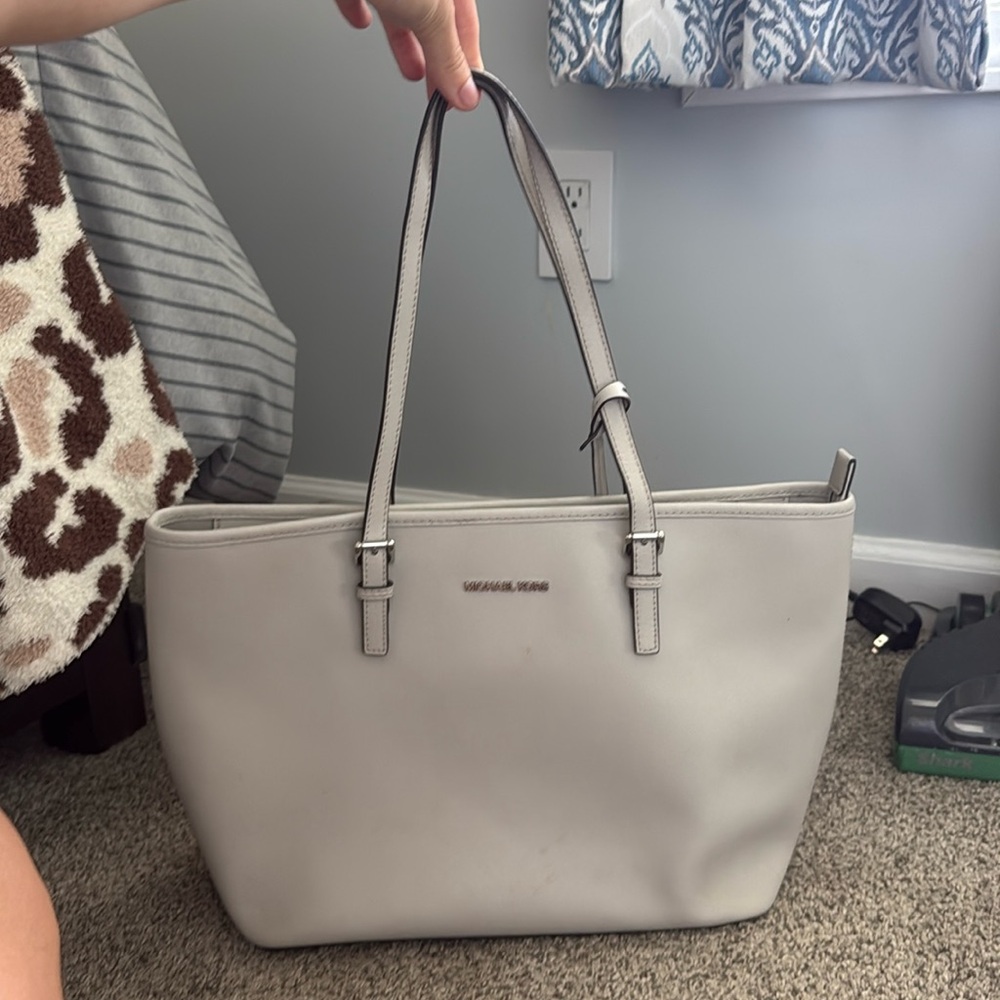Micheal Kors pocket book